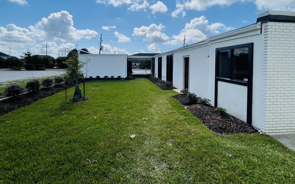More Photos Of 3505 Behrman Pl, New Orleans Office For Sale