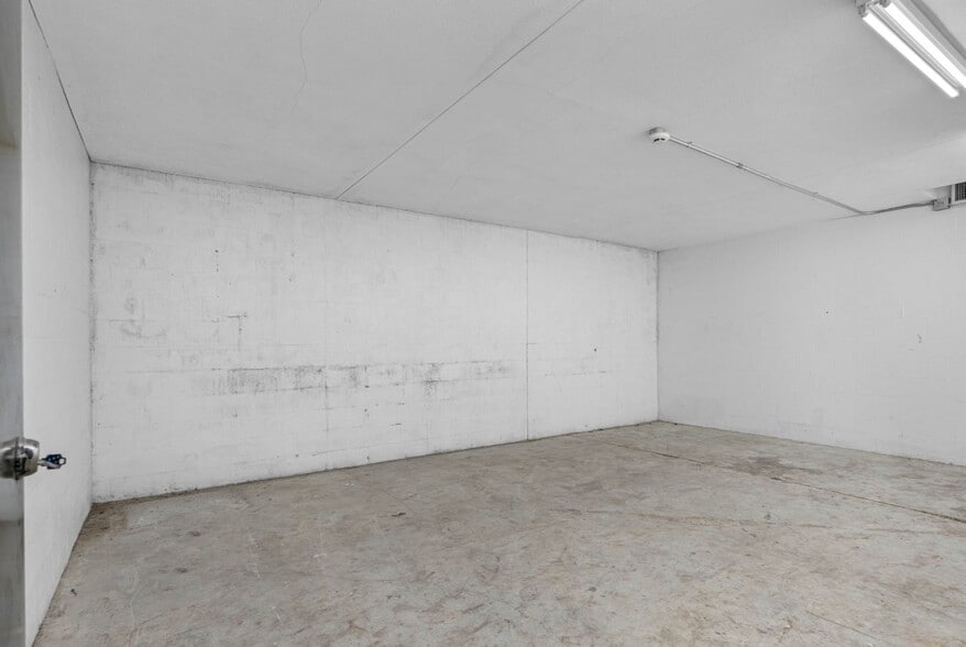 More Photos Of , Largo Industrial For Sale