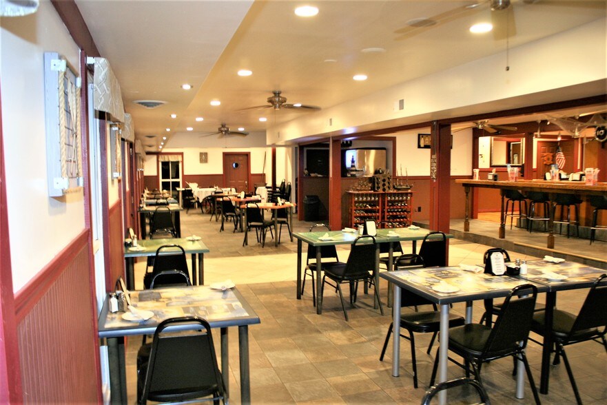 More Photos Of 10 Brick Row Ext, Athens Restaurant For Sale