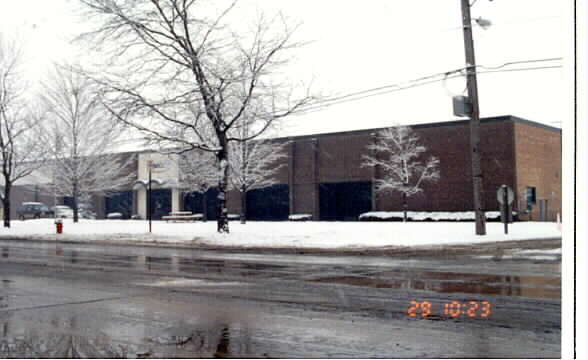 More Photos Of 301 W Oakton St, Des Plaines Warehouse For Lease