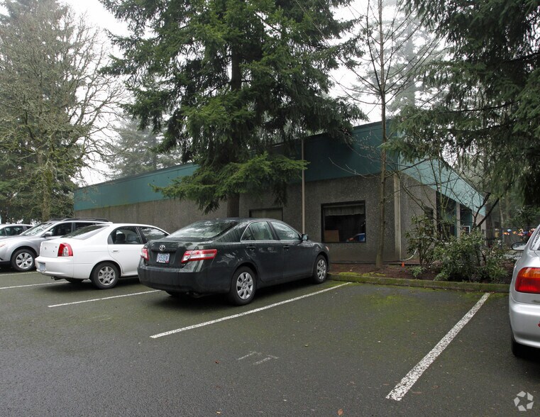 More Photos Of 7090 SW Fir St, Portland Schools For Lease