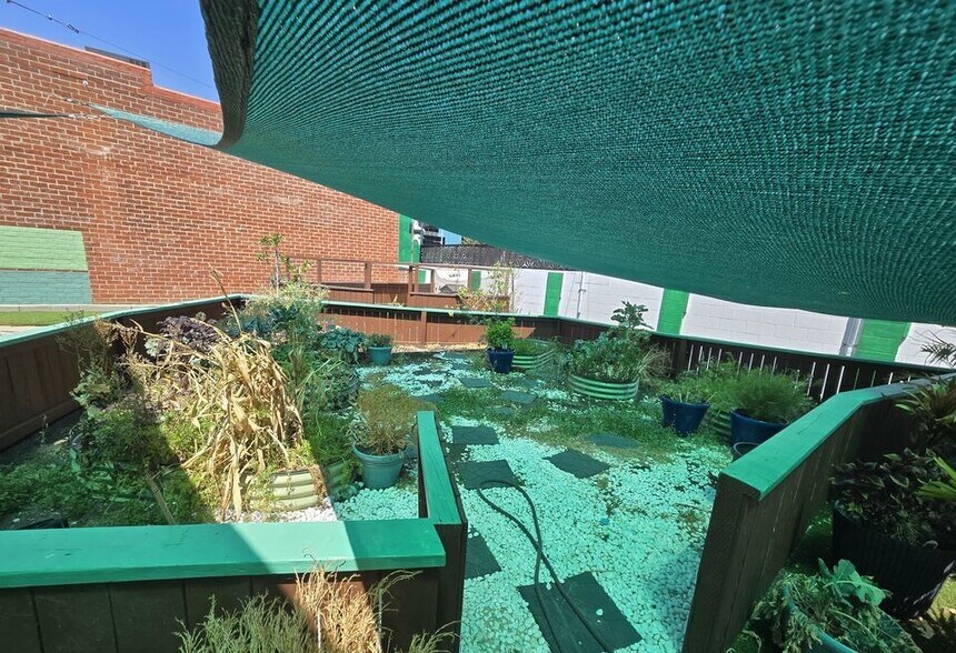 More Photos Of 175-177 S Robertson Blvd, Beverly Hills Storefront For Lease