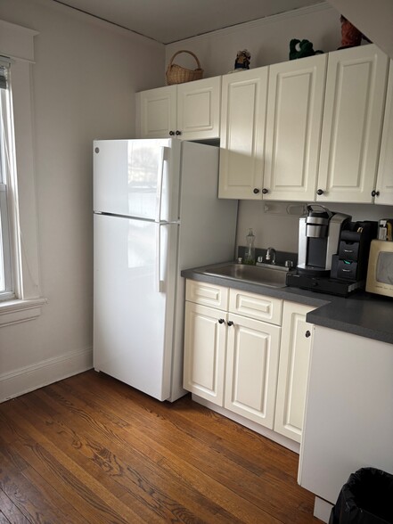 More Photos Of 18 Halstead Ave, Harrison Office For Sale