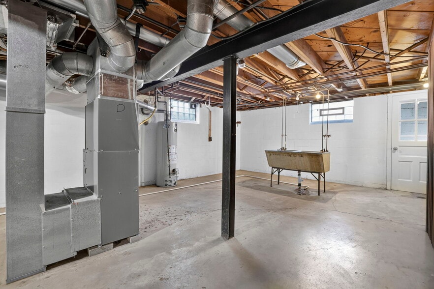 More Photos Of 802 Kenwick Rd, Columbus Apartments For Sale