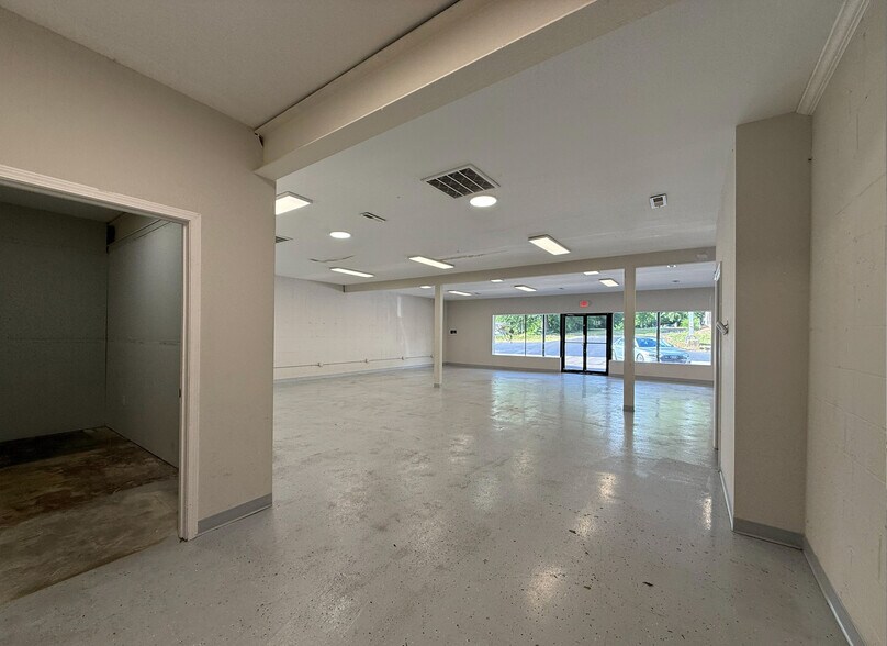 More Photos Of 807-815 E Garrison Blvd, Gastonia Freestanding For Lease