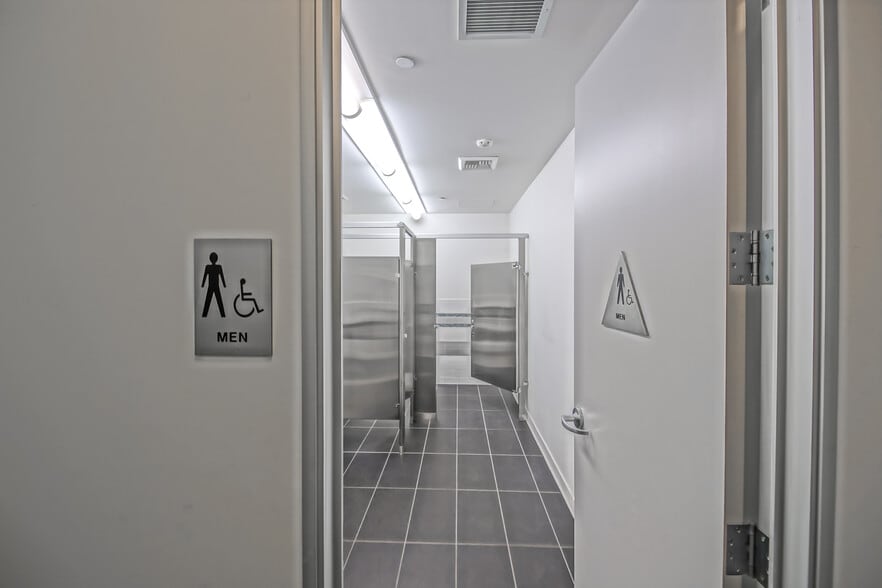 More Photos Of 887-889 N Douglas St, El Segundo Loft Creative Space For Lease