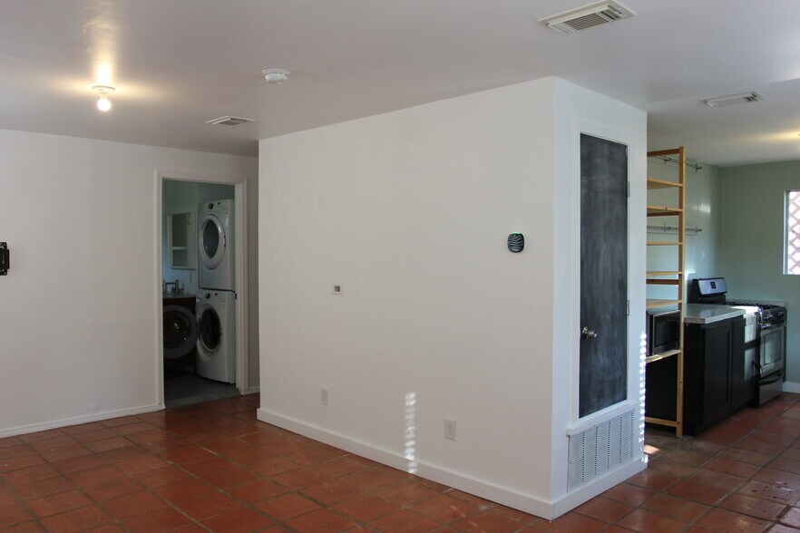 More Photos Of 1601 Holly St, Austin Medical For Lease