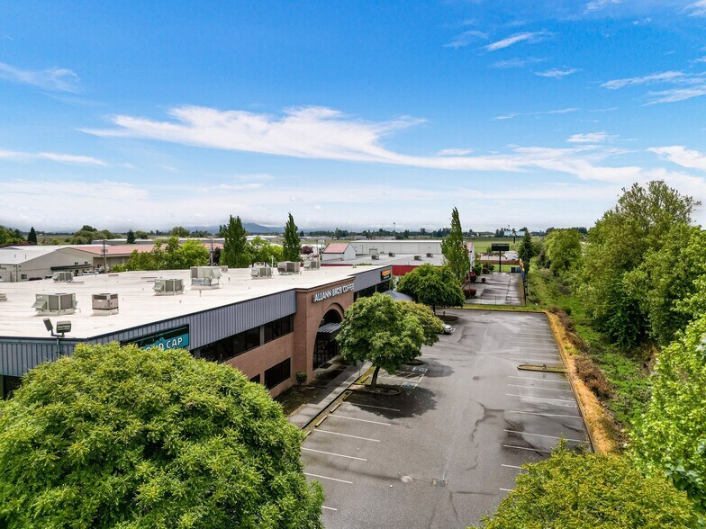 More Photos Of 1852 Fescue St SE, Albany Office For Sale