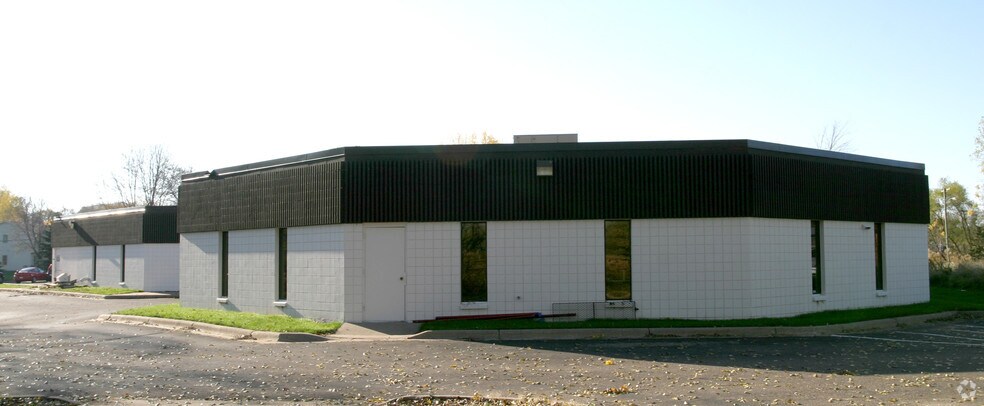 More Photos Of 9100 49th Ave N, Minneapolis Flex For Sale