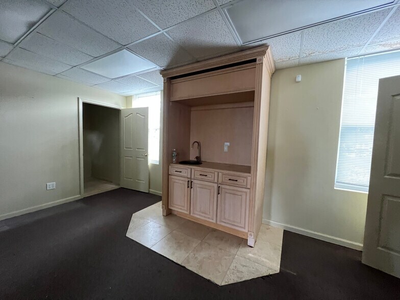 More Photos Of 25 Church St, Keyport Restaurant For Sale