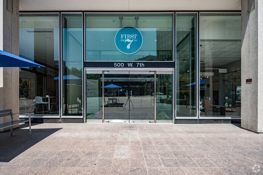 More Photos Of 500 W 7th St, Fort Worth Office For Sale