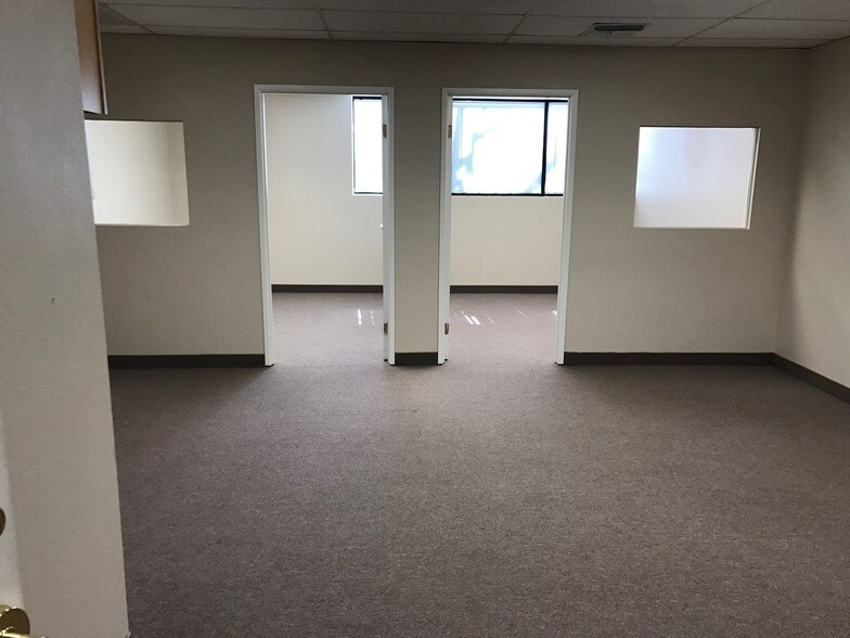 More Photos Of 28924 Old Town Front St, Temecula Office For Lease