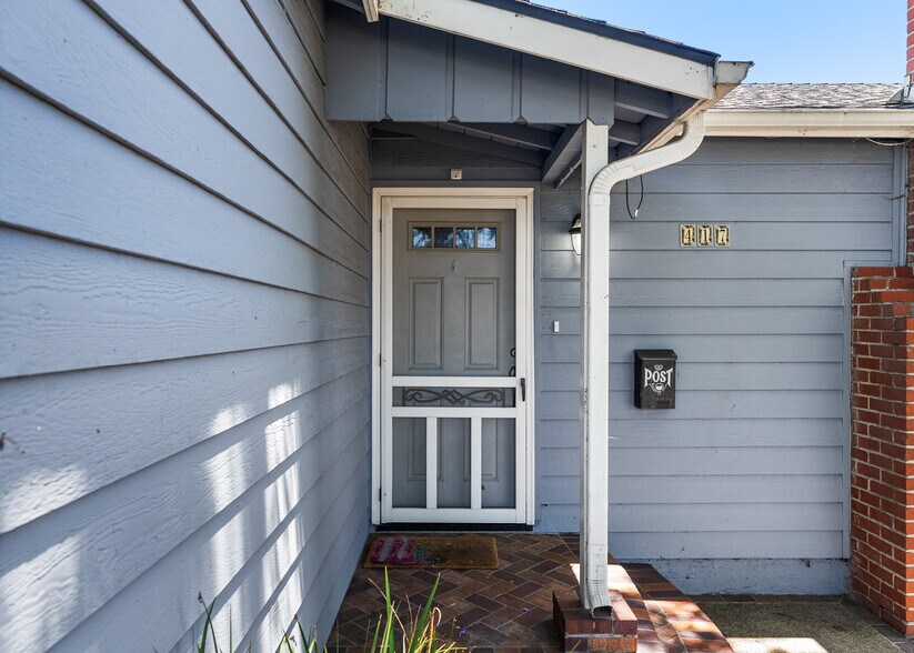 More Photos Of 417 N Citrus St, Orange Multifamily For Sale