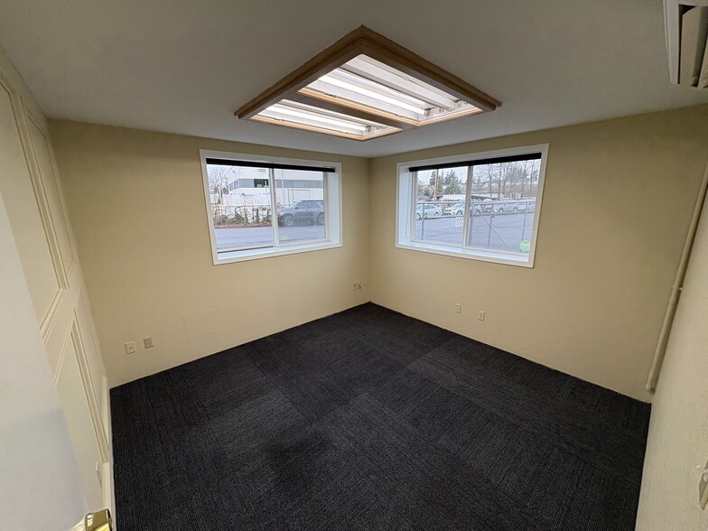 More Photos Of 9260 SE 74th Ave, Portland Industrial For Lease