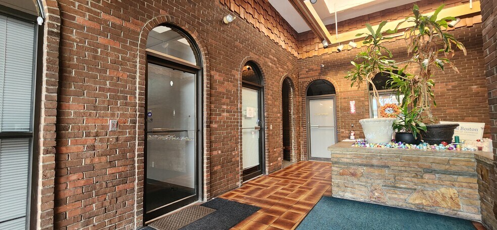 More Photos Of 464 Bremen St, East Boston Freestanding For Lease