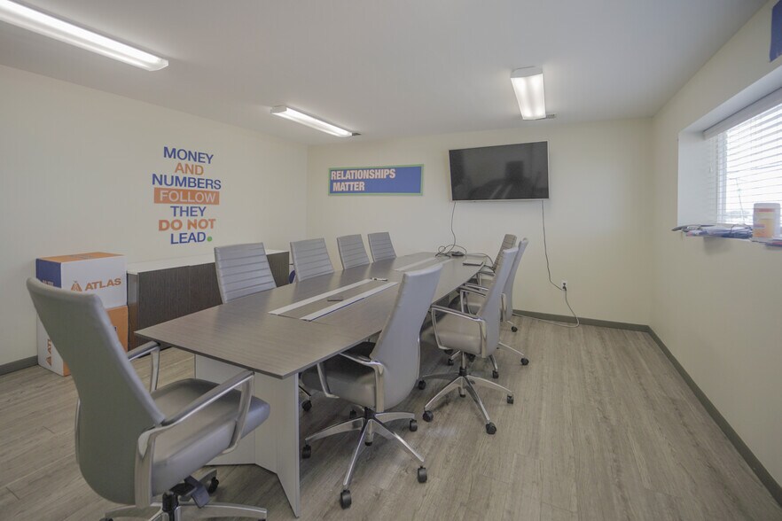 More Photos Of 808 Bob White Rd, Victoria Warehouse For Sale