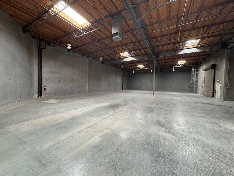 More Photos Of 30695 Hill St, Thousand Palms Warehouse For Lease