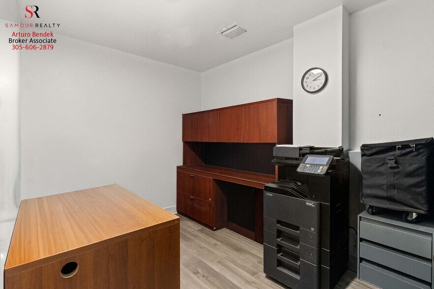 More Photos Of 1723-1745 W 37th St, Hialeah Showroom For Sale