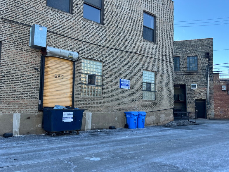 More Photos Of 1512 N Fremont St, Chicago Loft Creative Space For Lease