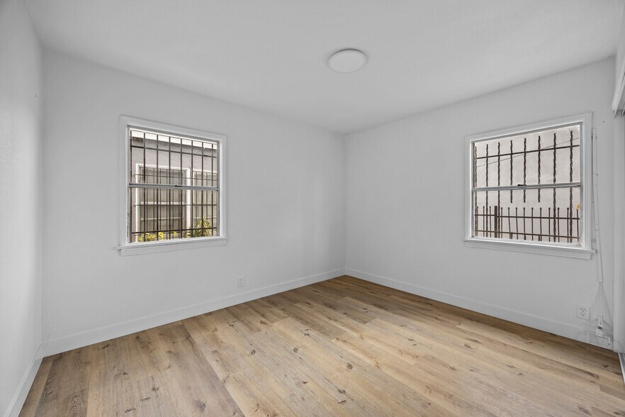 More Photos Of 11008 Willowbrook Ave, Los Angeles Multifamily For Sale