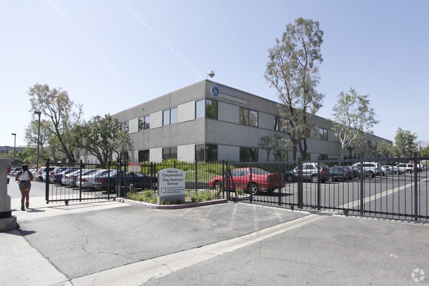 More Photos Of 9451 Corbin Ave, Northridge Office For Sale