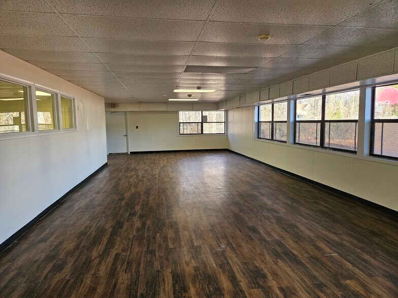 More Photos Of 14900 Cloverdale Rd, Dale City Daycare Center For Sale