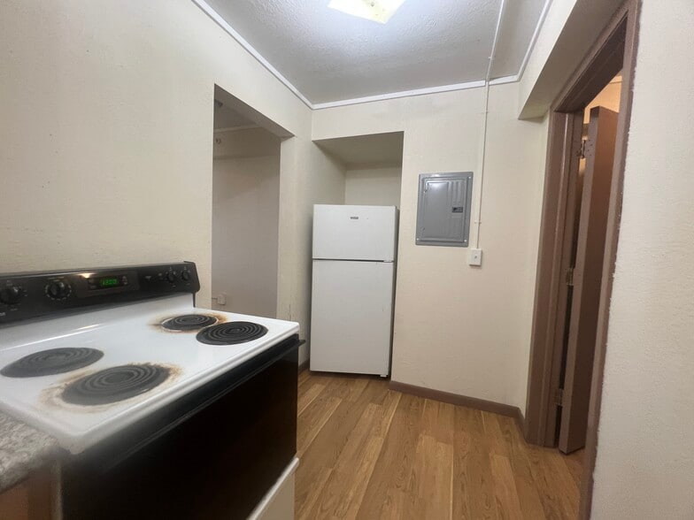 More Photos Of 2010 E Main St, Lamoni Hotel For Sale