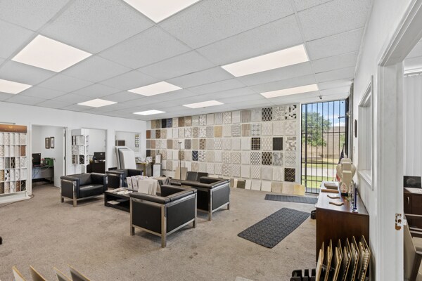 More Photos Of 9210 King Arthur Dr, Dallas Distribution For Lease