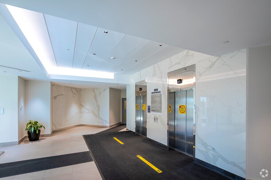 More Photos Of 2010 Winston Park Dr, Oakville Coworking Space