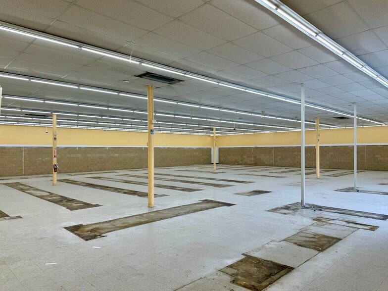 More Photos Of 6339 State Route 113, Bellevue Freestanding For Sale