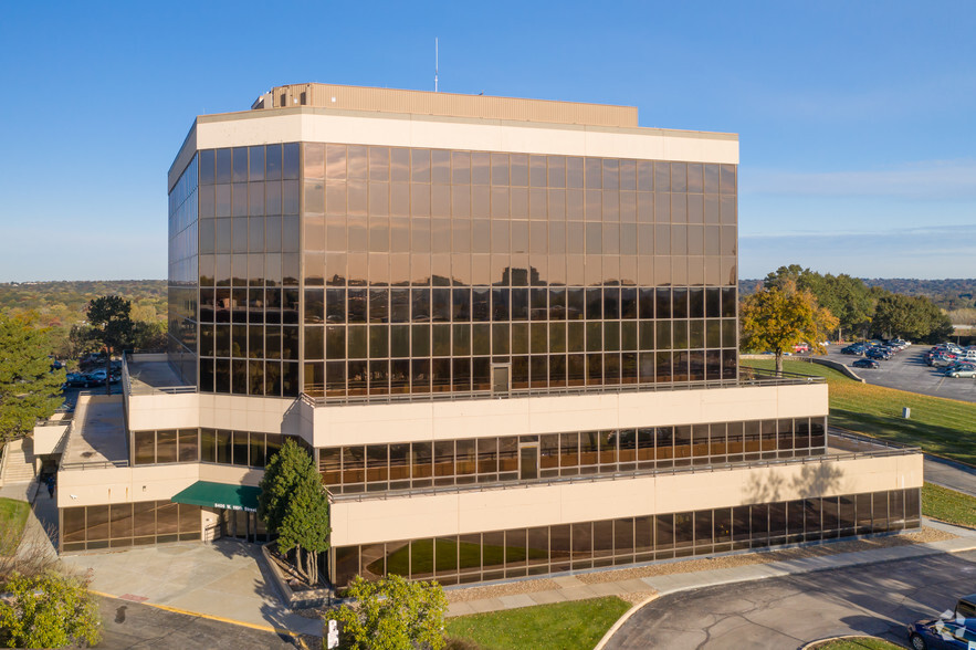 Primary Photo Of 8400 W 110th St, Overland Park Office For Lease