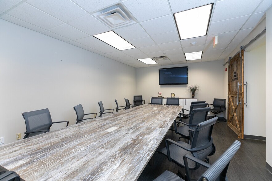 More Photos Of 4175 Veterans Memorial Hwy, Ronkonkoma Office Residential For Lease