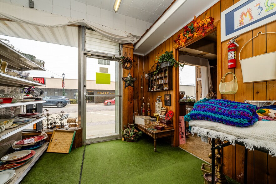 More Photos Of 9004 First St, Baroda General Retail For Sale