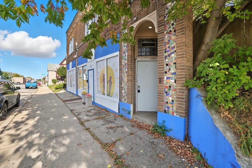 More Photos Of 2214 W Hopkins St, Milwaukee Apartments For Sale