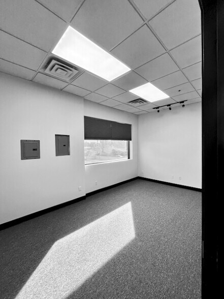 More Photos Of 6431 W Sahara Ave, Las Vegas Loft Creative Space For Lease