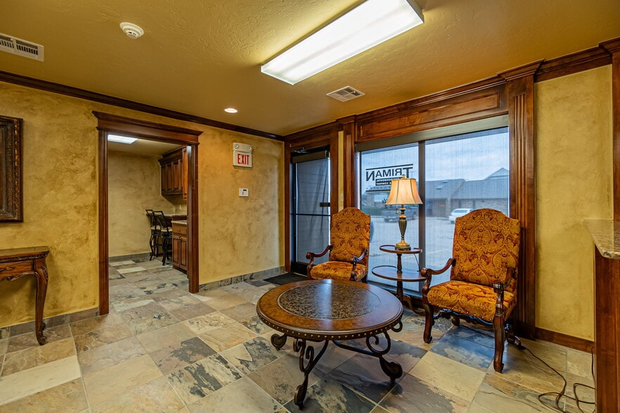 More Photos Of 1530 SW 89th St, Oklahoma City Office For Sale