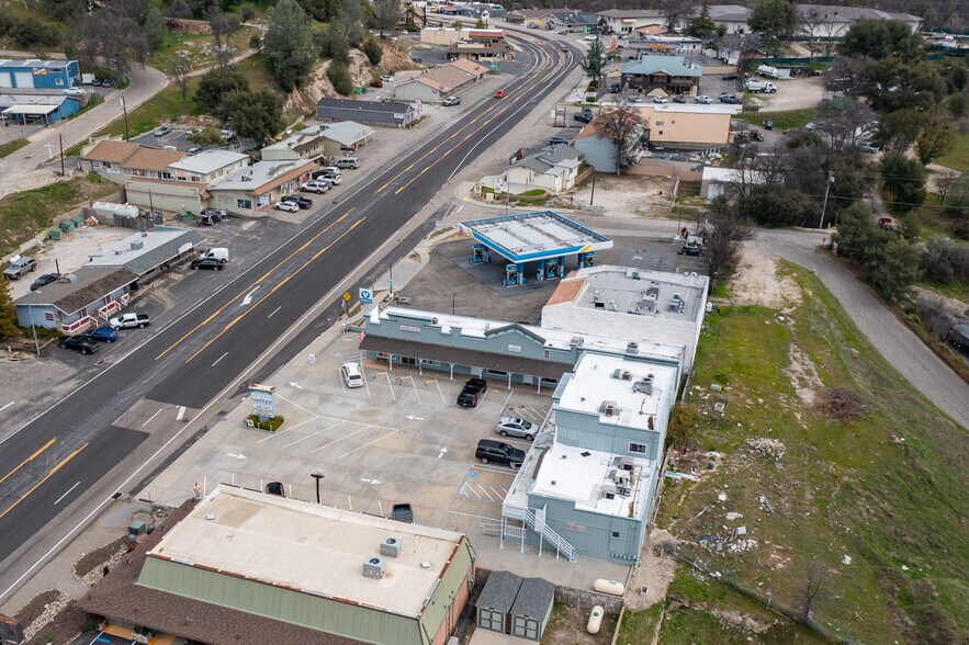 More Photos Of 40359 Highway 41, Oakhurst Freestanding For Sale