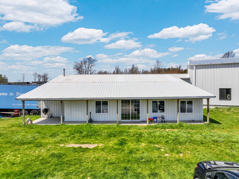 More Photos Of 6851 W Gerwoude Dr, Mc Bain Warehouse For Sale