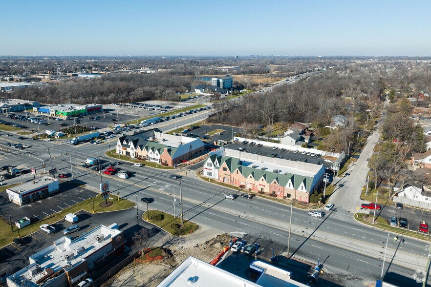 More Photos Of 623 W North Ave, Elmhurst Unknown For Lease