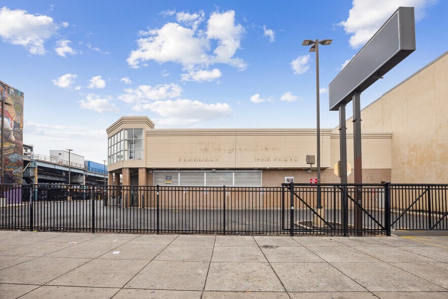 More Photos Of 1809 E Allegheny Ave, Philadelphia Drugstore For Lease