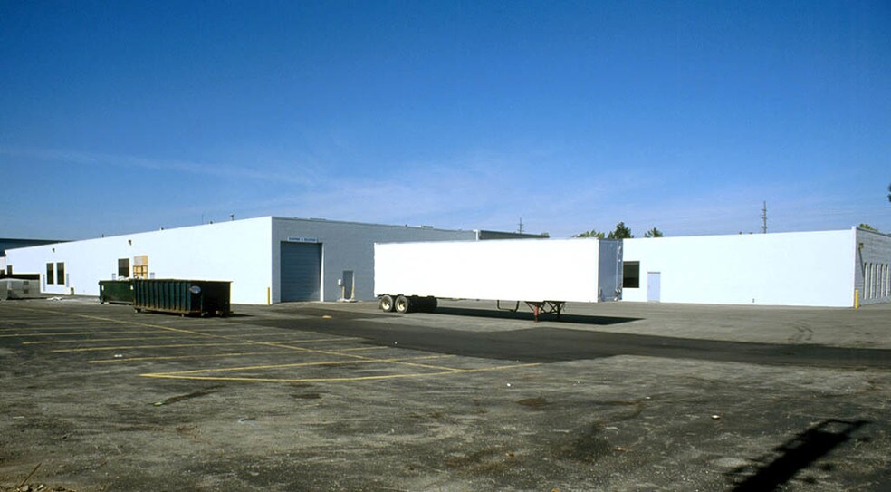More Photos Of 1410 E 14 Mile Road, Madison Heights Research And Development For Lease