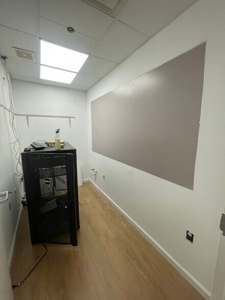 More Photos Of 115 Christopher Columbus Dr, Jersey City Medical For Lease