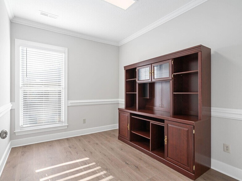 More Photos Of 6512 Six Forks Rd, Raleigh Coworking Space