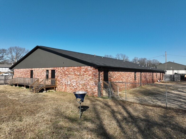 More Photos Of 501 S 1st St, Jacksonville Daycare Center For Sale