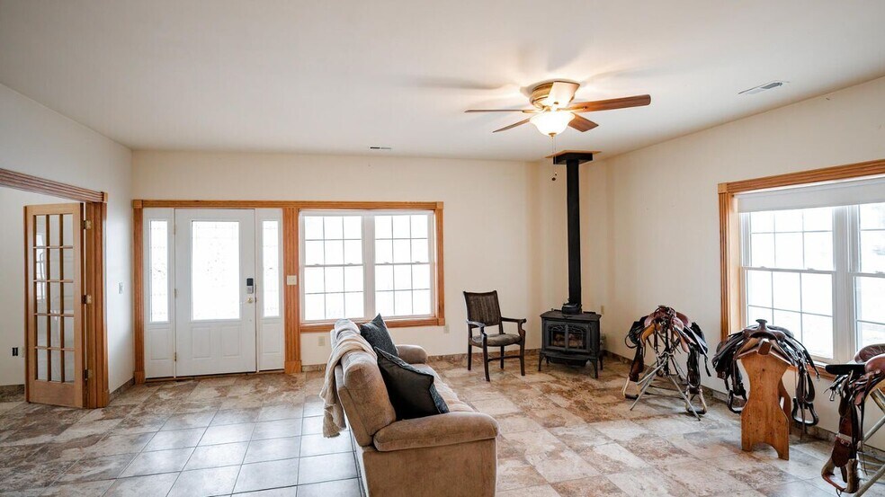 More Photos Of 352 MO-245, Dadeville Horse Stables For Sale