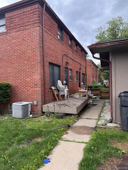 More Photos Of 26231 Coolidge Hwy, Oak Park Multifamily For Sale