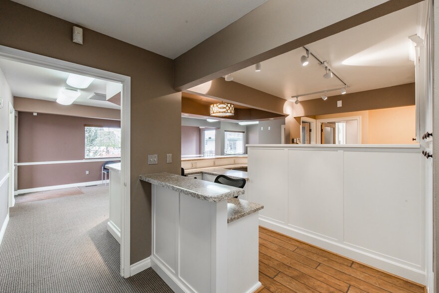 More Photos Of 106 E 2nd St, Molalla Medical For Sale