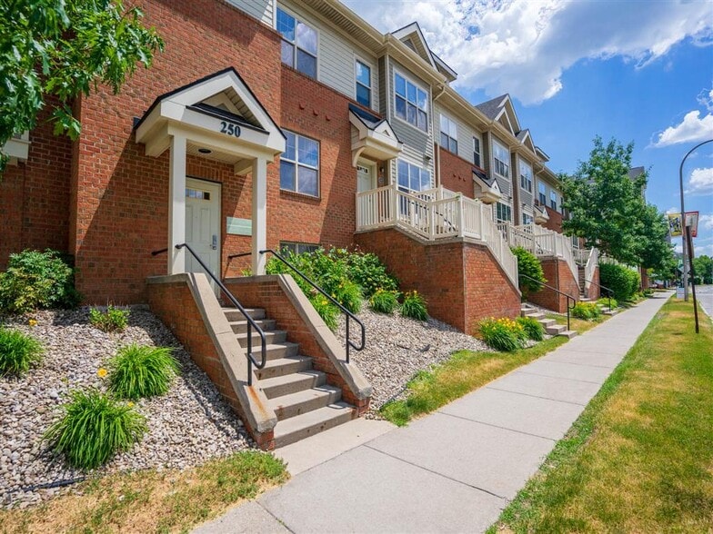 More Photos Of 290 Exchange Blvd, Rochester Apartments For Lease