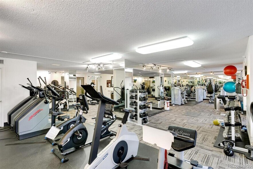 More Photos Of 1020 15th St, Denver Apartments For Sale