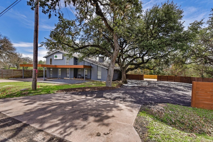More Photos Of 2111 W Slaughter Ln, Austin Office For Lease